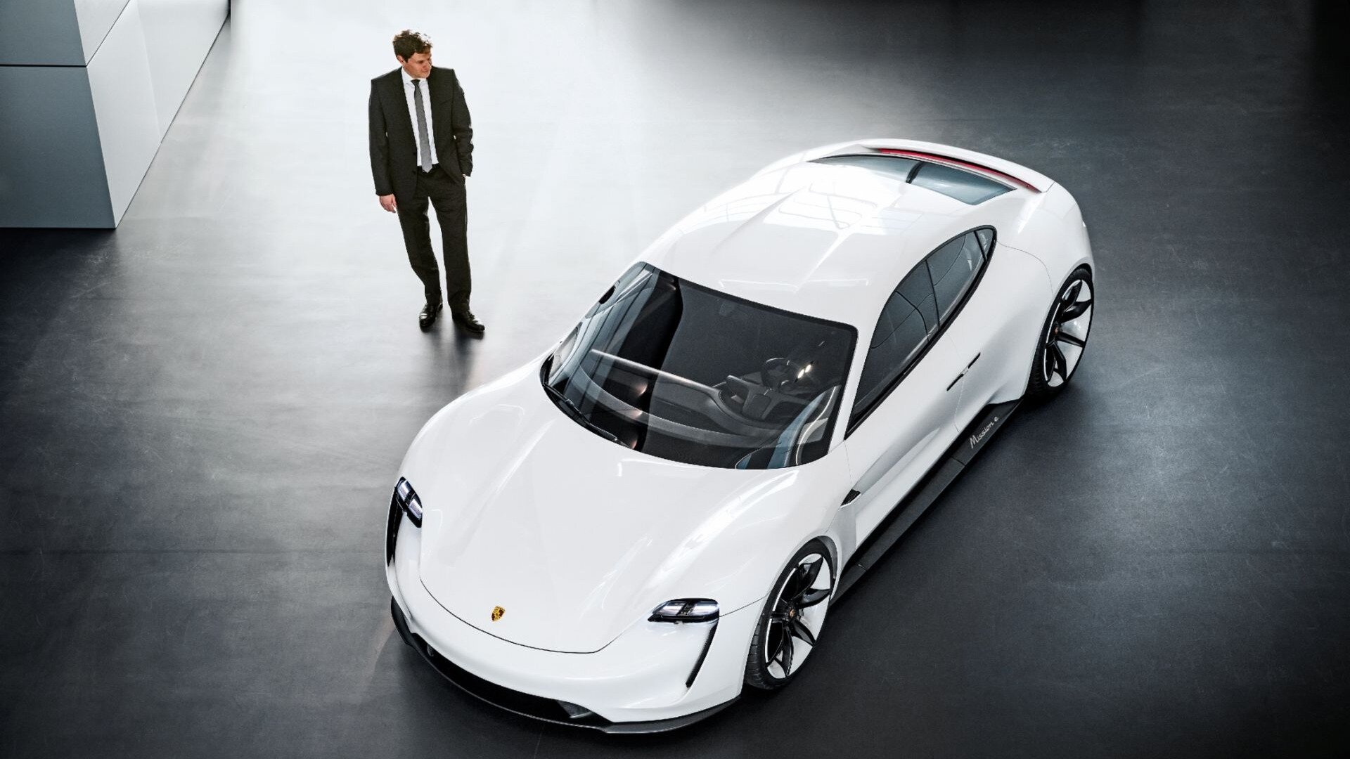 Cоздатель Porsche Taycan возглавит Mercedes-AMG