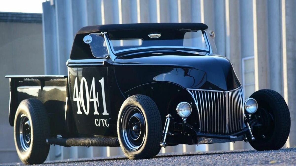 Грузовой хот-род Ford со съёмной крышей на шасси 1935 года пустят с молотка. За него дают меньше $ 11 000