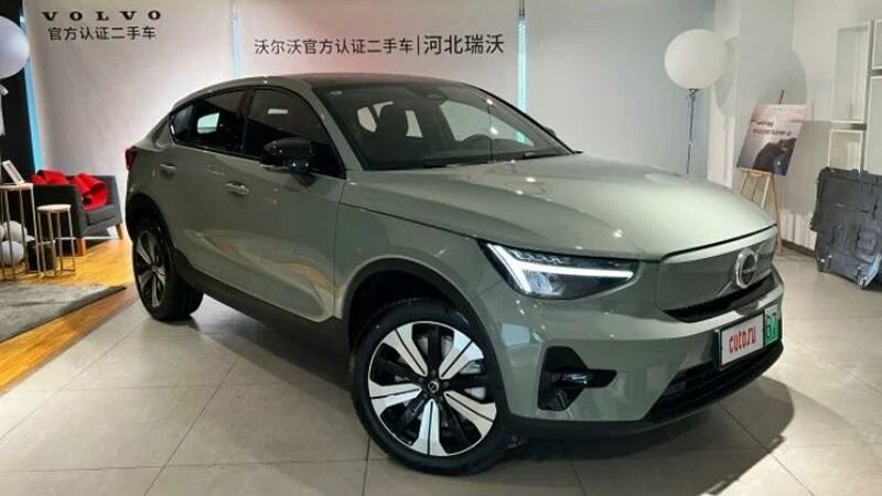 Купеобразный электрокроссовер Volvo C40 стал доступен на Авто.ру за 5 миллионов рублей 