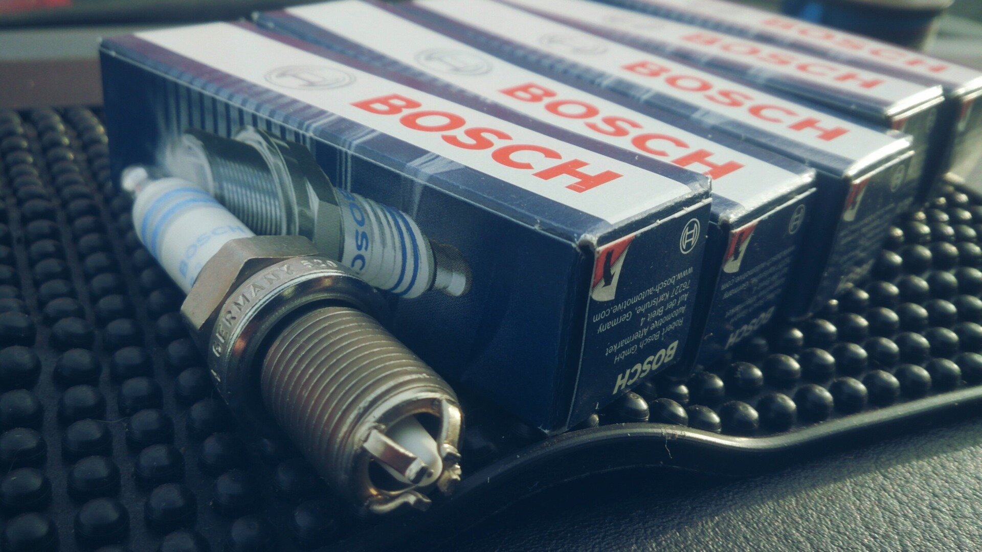 Свечи зажигания Bosch продолжат выпускать в России под названием Meteor