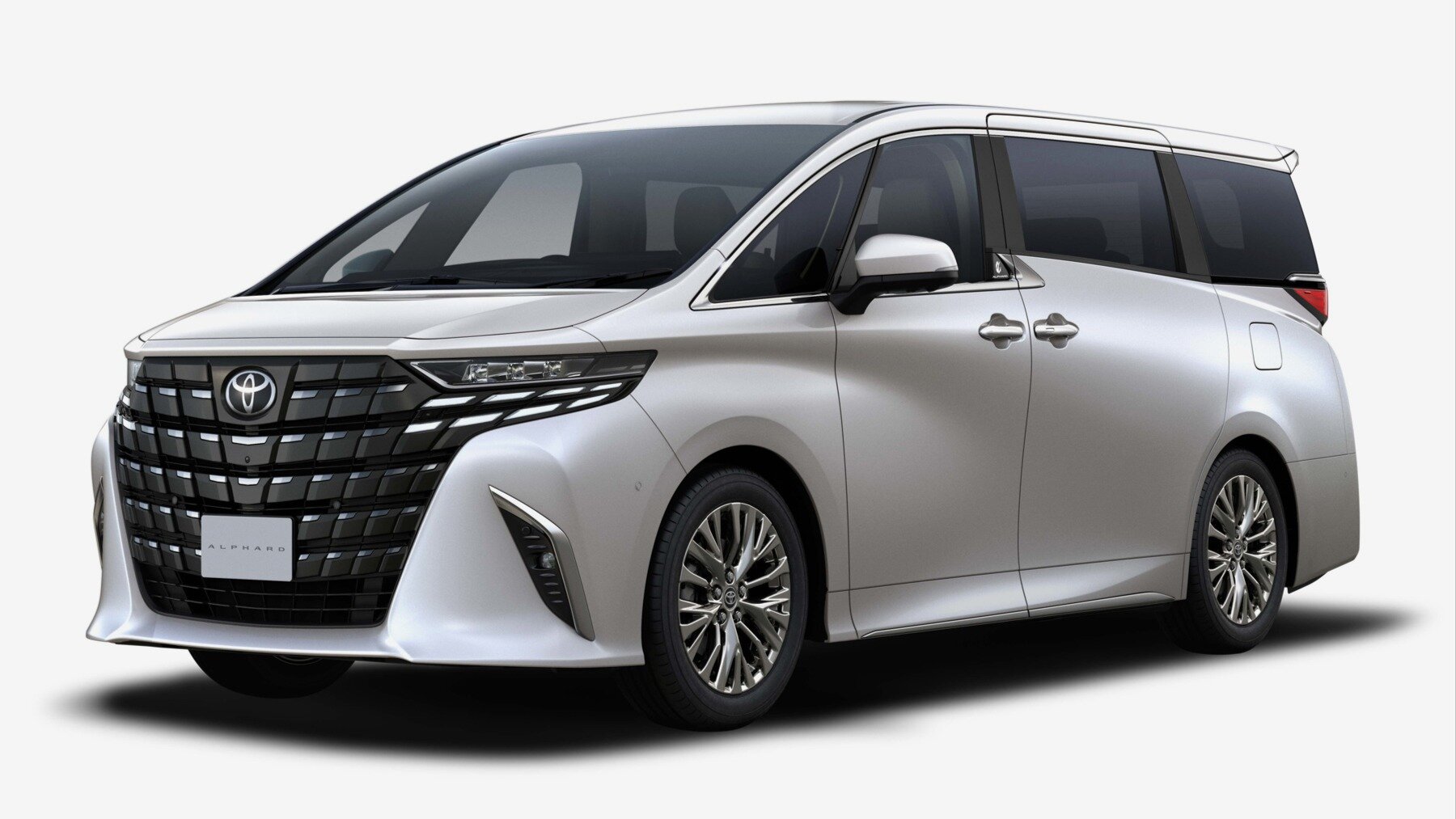 Минивэн Toyota Alphard впервые стал подзаряжаемым гибридом