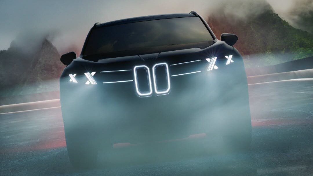 Новый BMW X5: первое официальное фото и дата премьеры