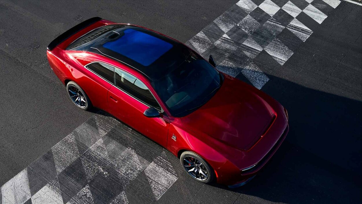 Dodge Charger Sixpack с бензиновым двигателем попал на видео