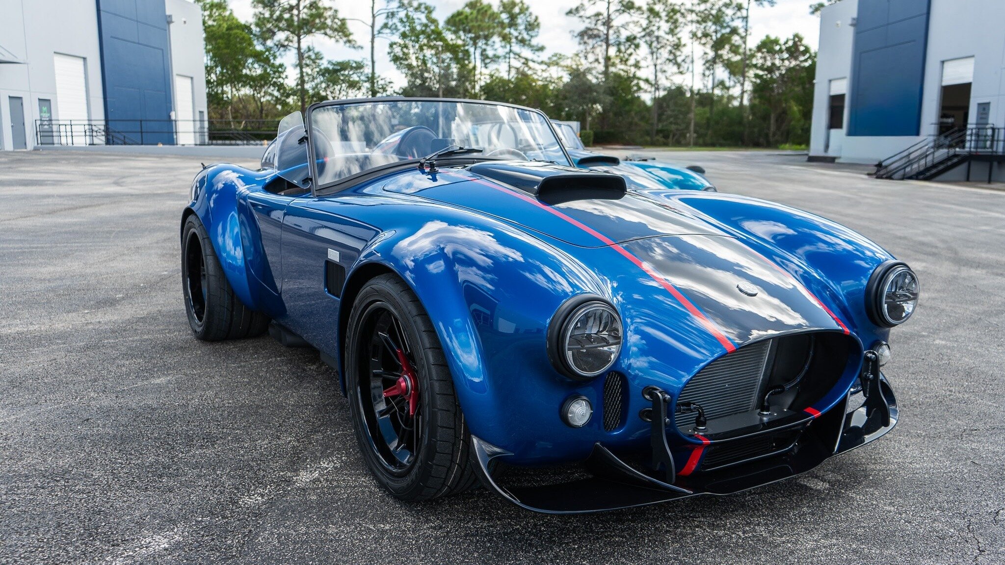В США создали Shelby Cobra для 1000-сильного мотора, но продают её без двигателя
