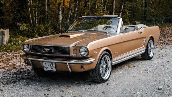 Редкий для России 60-летний Ford Mustang продают в Москве за 12,5 миллиона рублей
