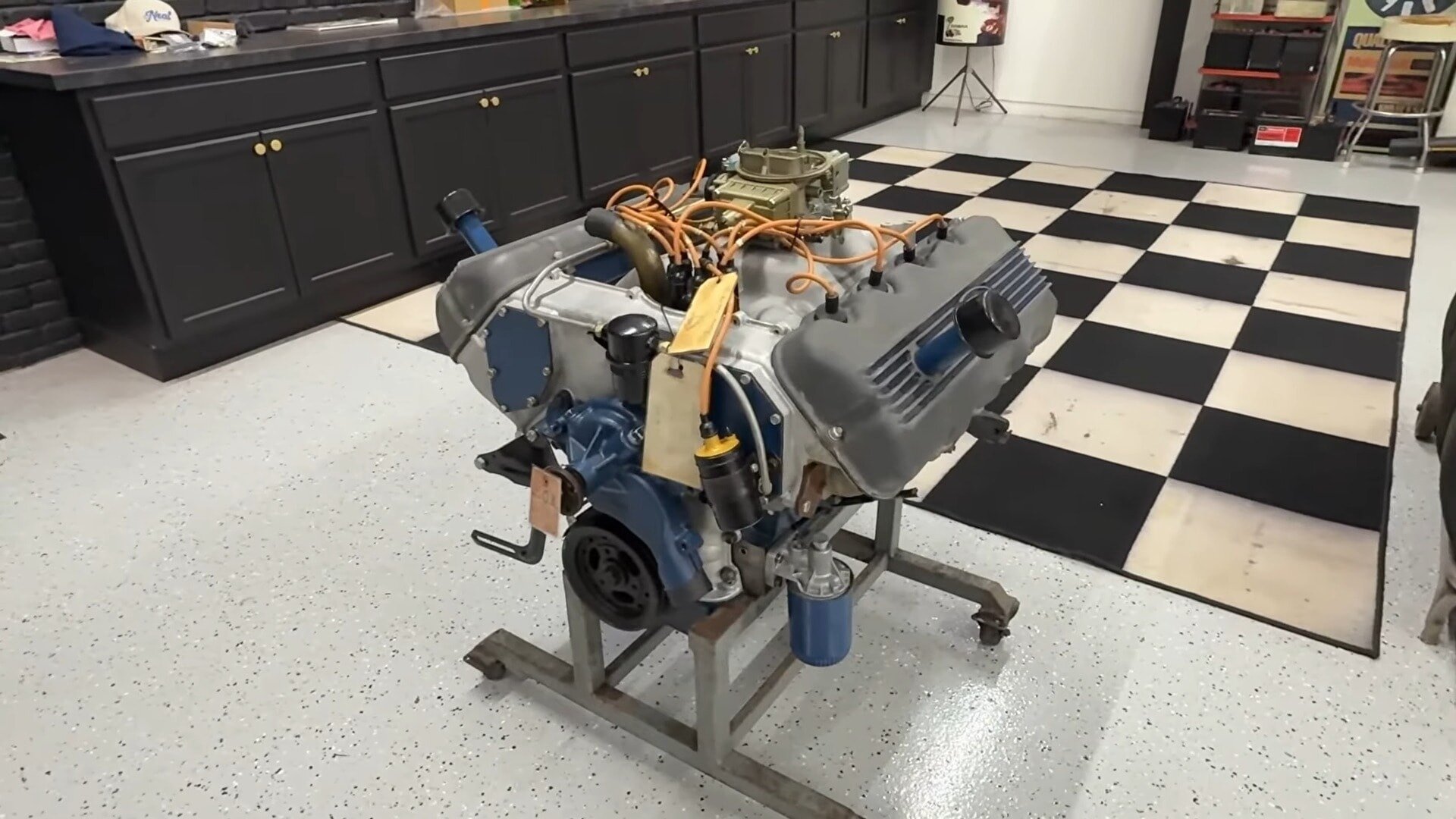 На продажу выставят огромный V8 от Ford, сделанный в 1966-м: он новый