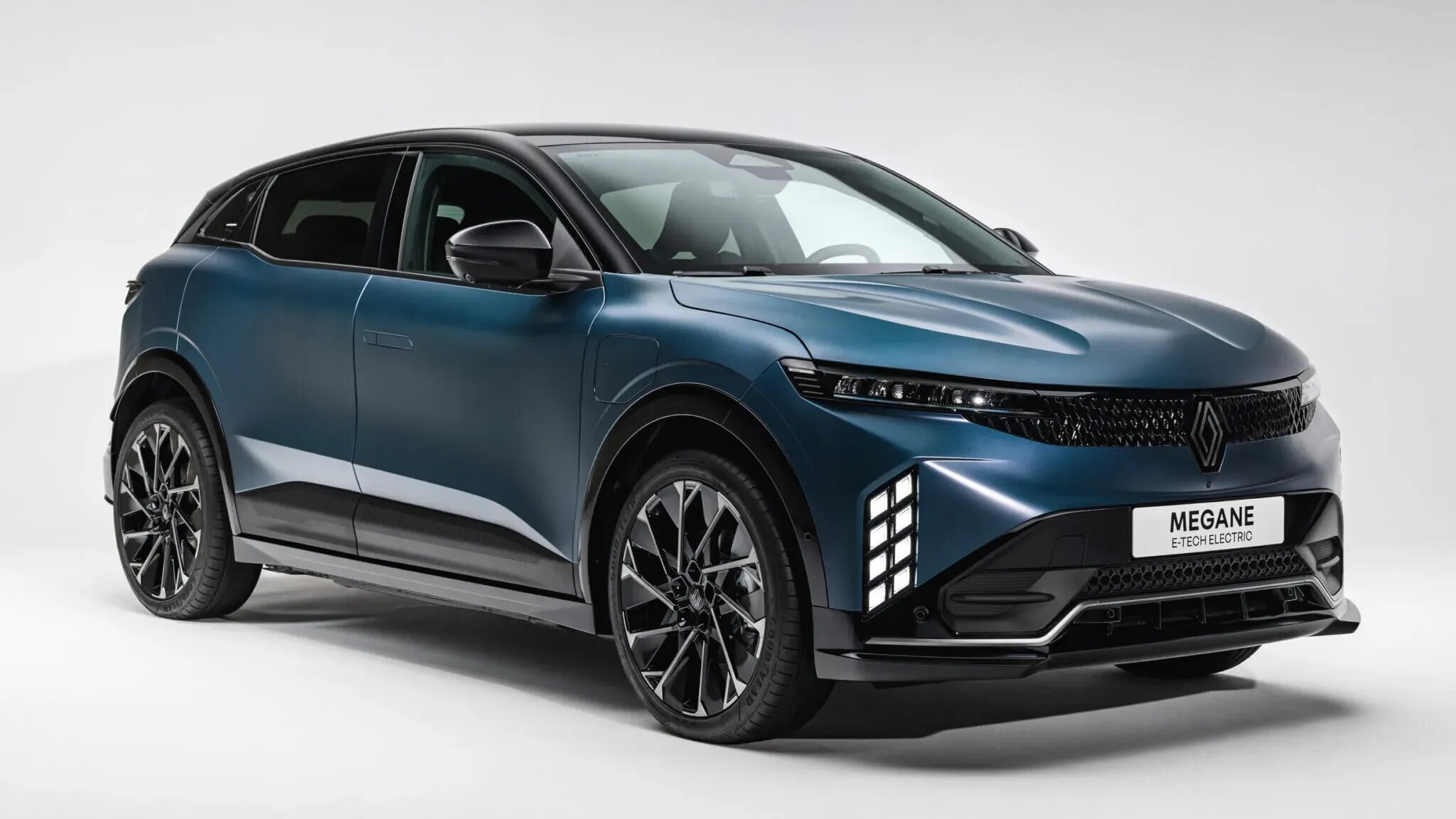 Батарейный Renault Megane стал дальнобойнее, но медленнее
