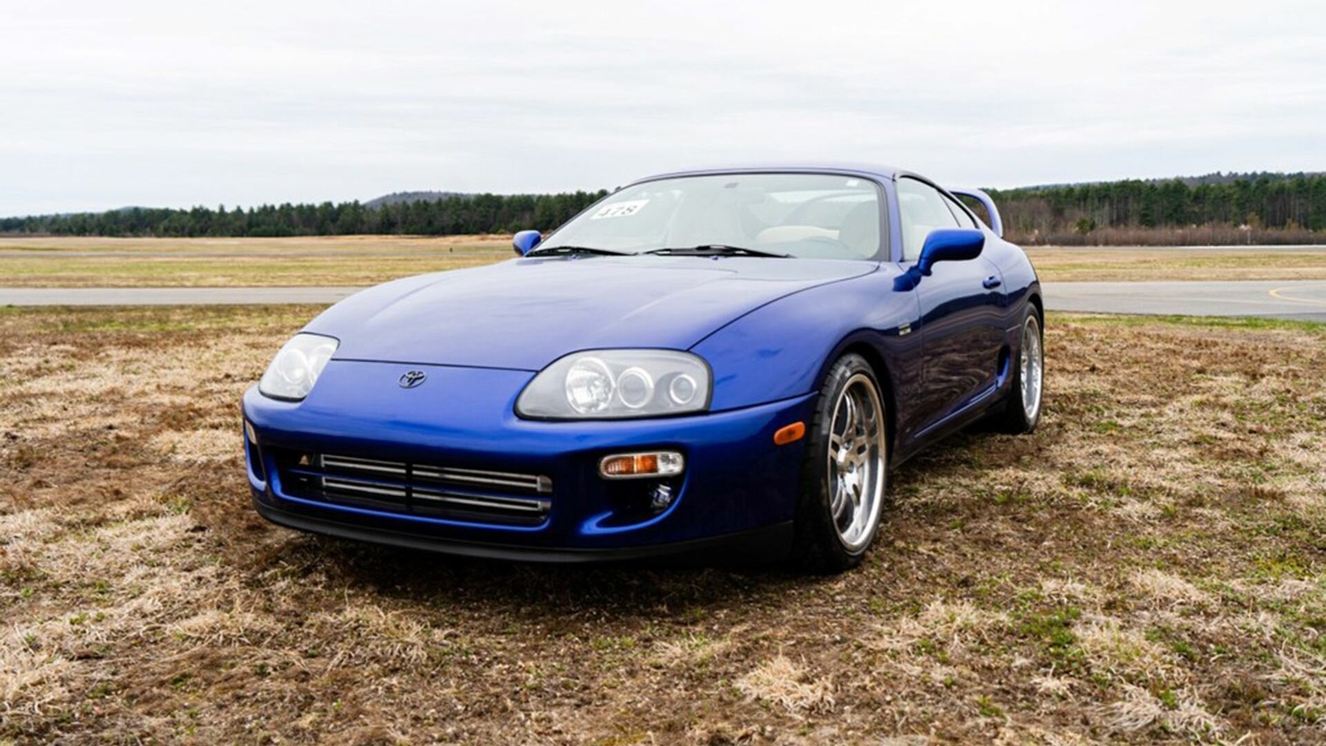 С молотка пустят коллекцию машин наркоторговца, в которой 13 одинаковых Toyota Supra