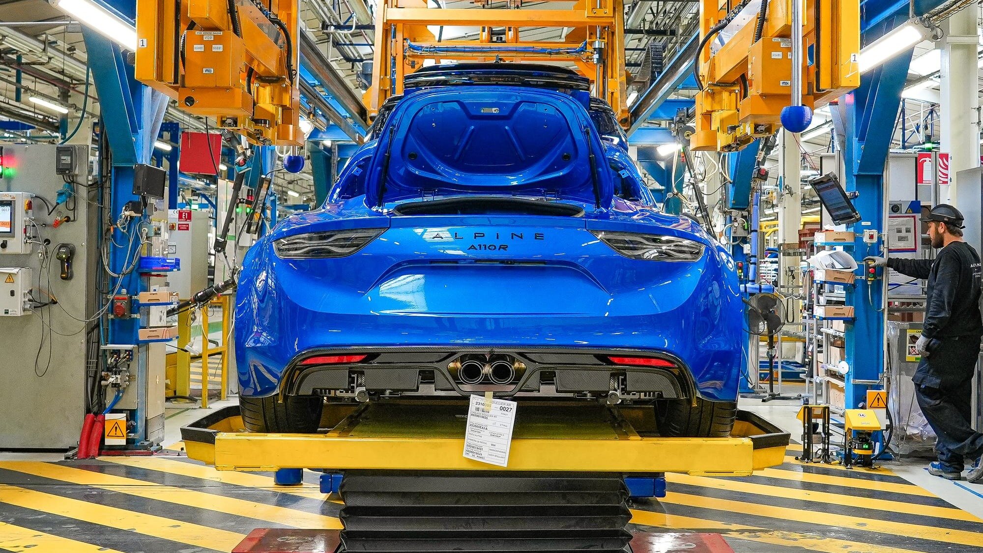 Марка Alpine собрала свой последний бензиновый автомобиль