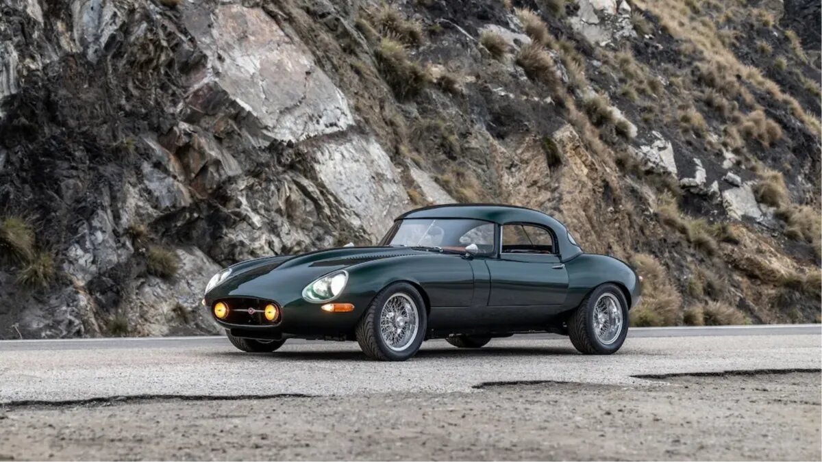 Старый Jaguar E-Type превратился в мощный рестомод