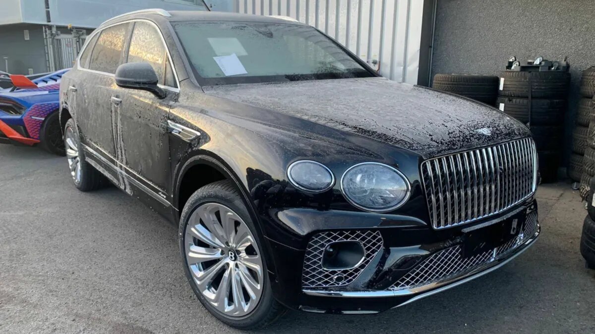 По параллельному импорту в Россию везут самую дорогую Bentley Bentayga