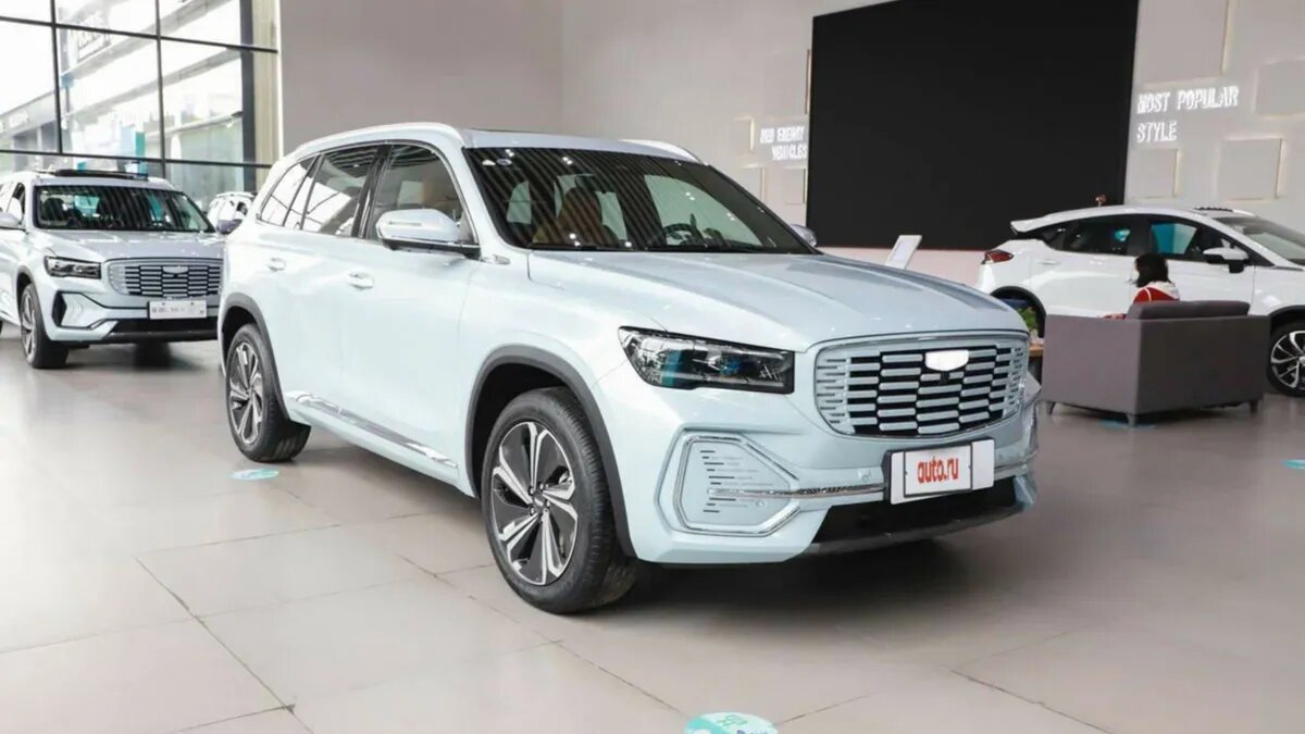 В России появился в продаже гибридный кроссовер Geely Monjaro