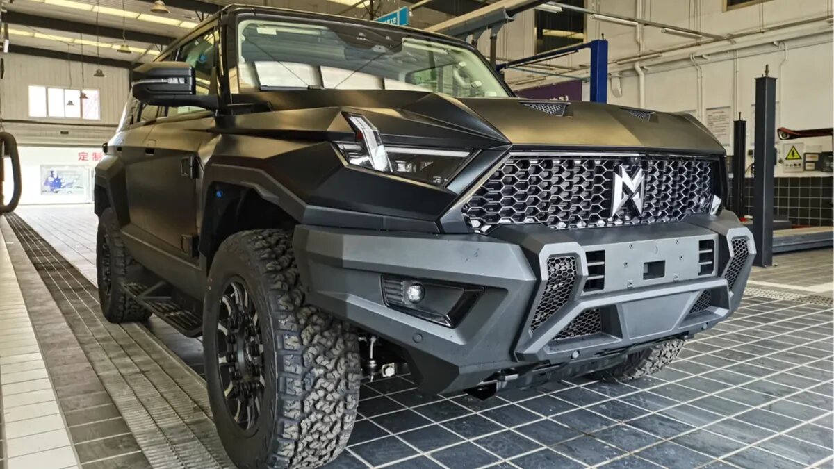 В России в продаже появился 1088-сильный китайский внедорожник Dongfeng M-Hero
