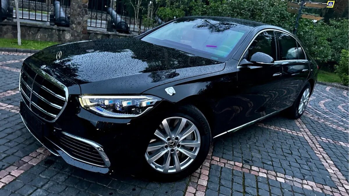 На Авто.ру продают необычный Mercedes-Benz S-класса по цене четырёх Майбахов