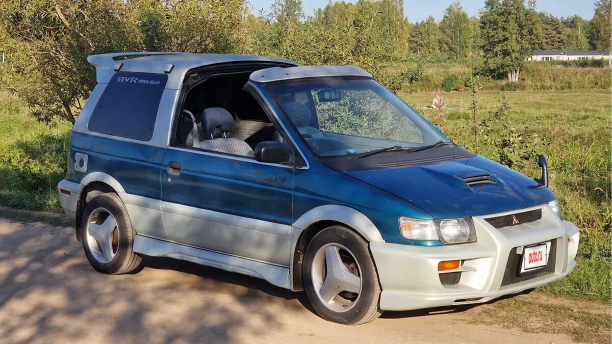 На Авто.ру продают очень редкий компактвэн Mitsubishi RVR с открытым верхом