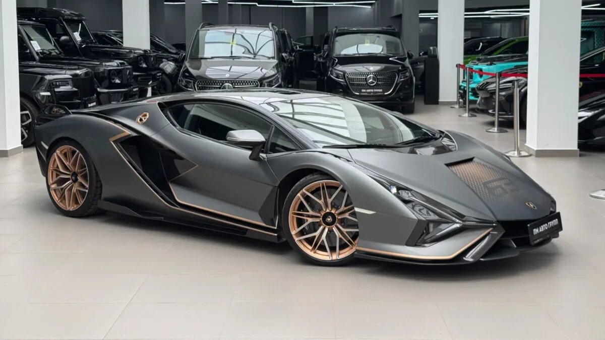 Суперкар Lamborghini Sian продают в России за полмиллиарда рублей 