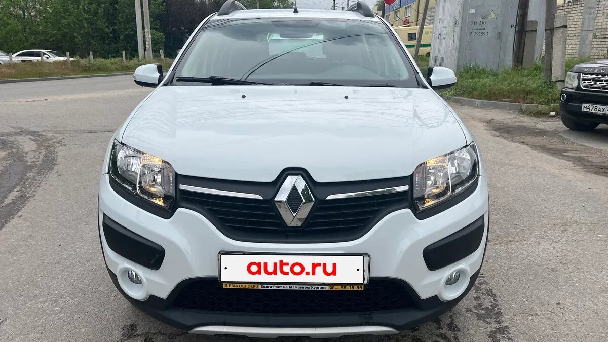 Renault Sandero 2018 года почти без пробега продают по цене Lada Vesta