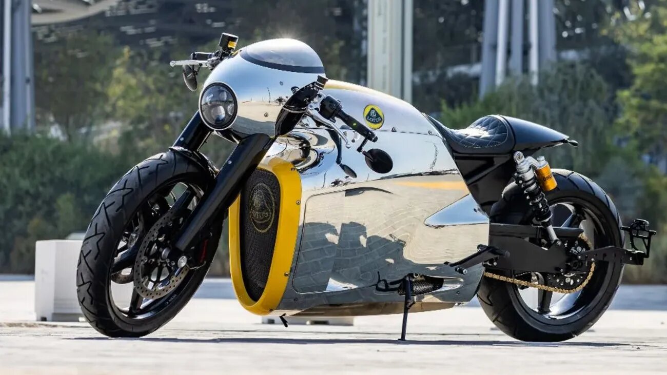 В Дубае продают один из 100 выпущенных мотоциклов Lotus C-01
