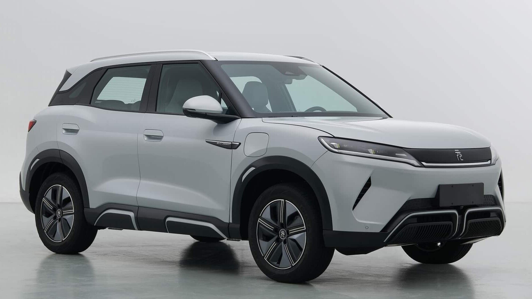 Рассекречен компактный электрокроссовер BYD Yuan UP