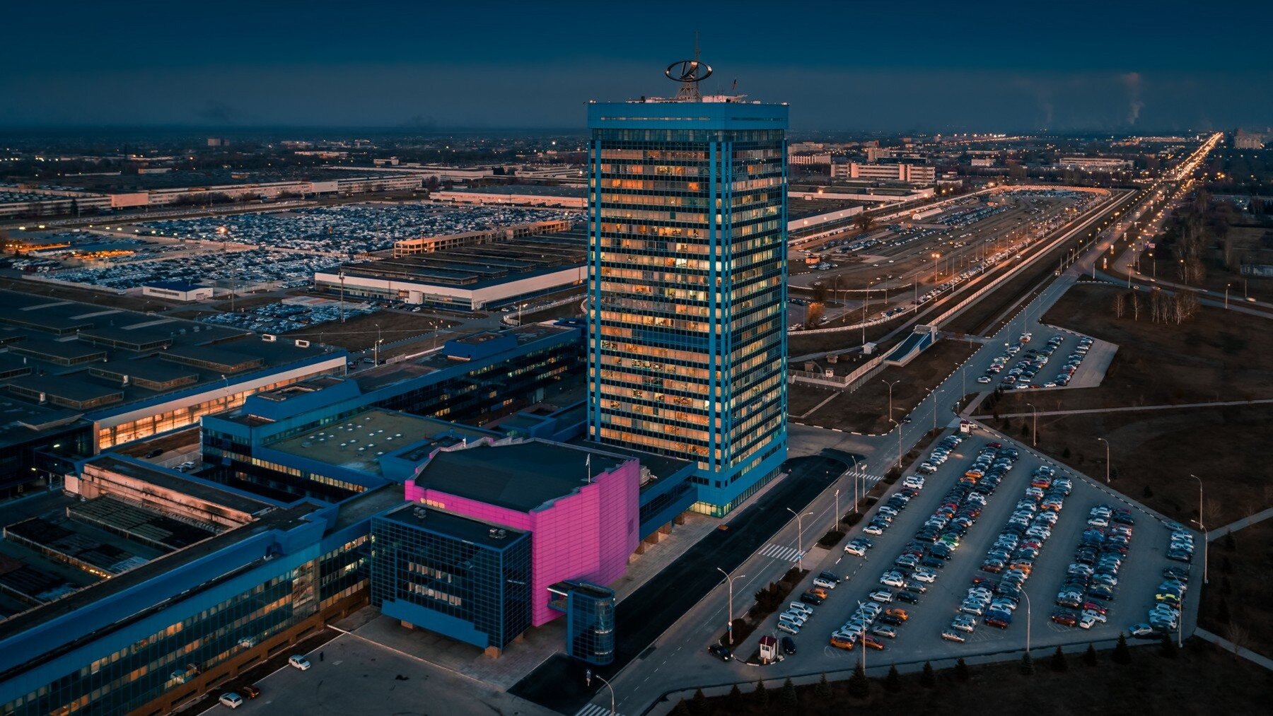 АвтоВАЗ может сократить производственный план на 2023 год на 100 тысяч машин