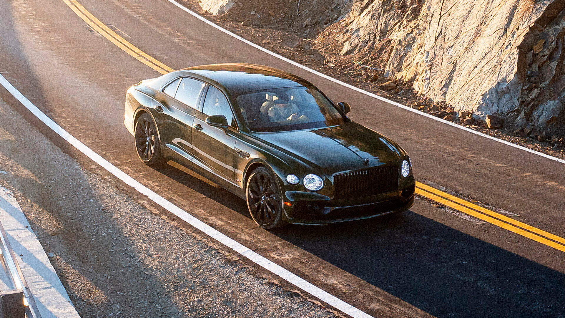 Гибридный Flying Spur стал самым экономичным Bentley в истории