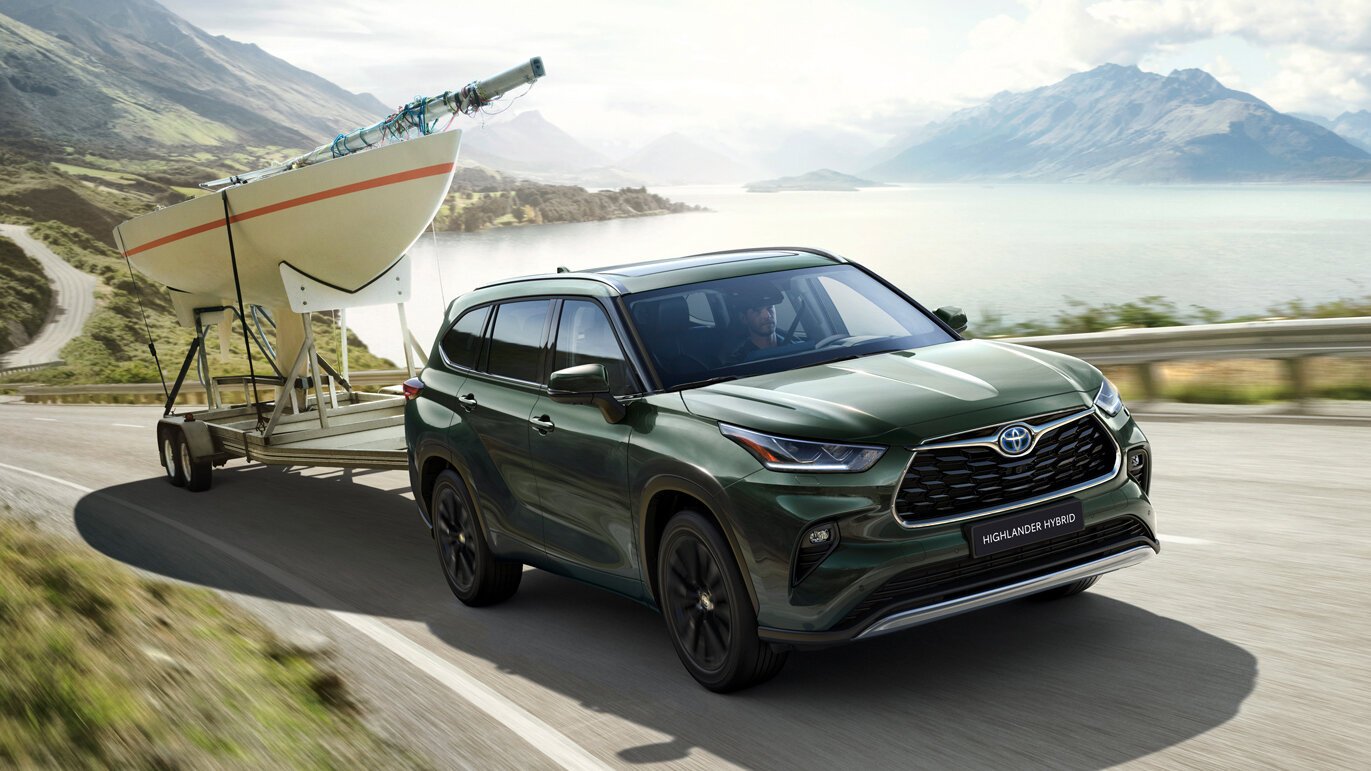 Toyota обновила кроссовер Highlander для Европы: большие экраны и новый мотор
