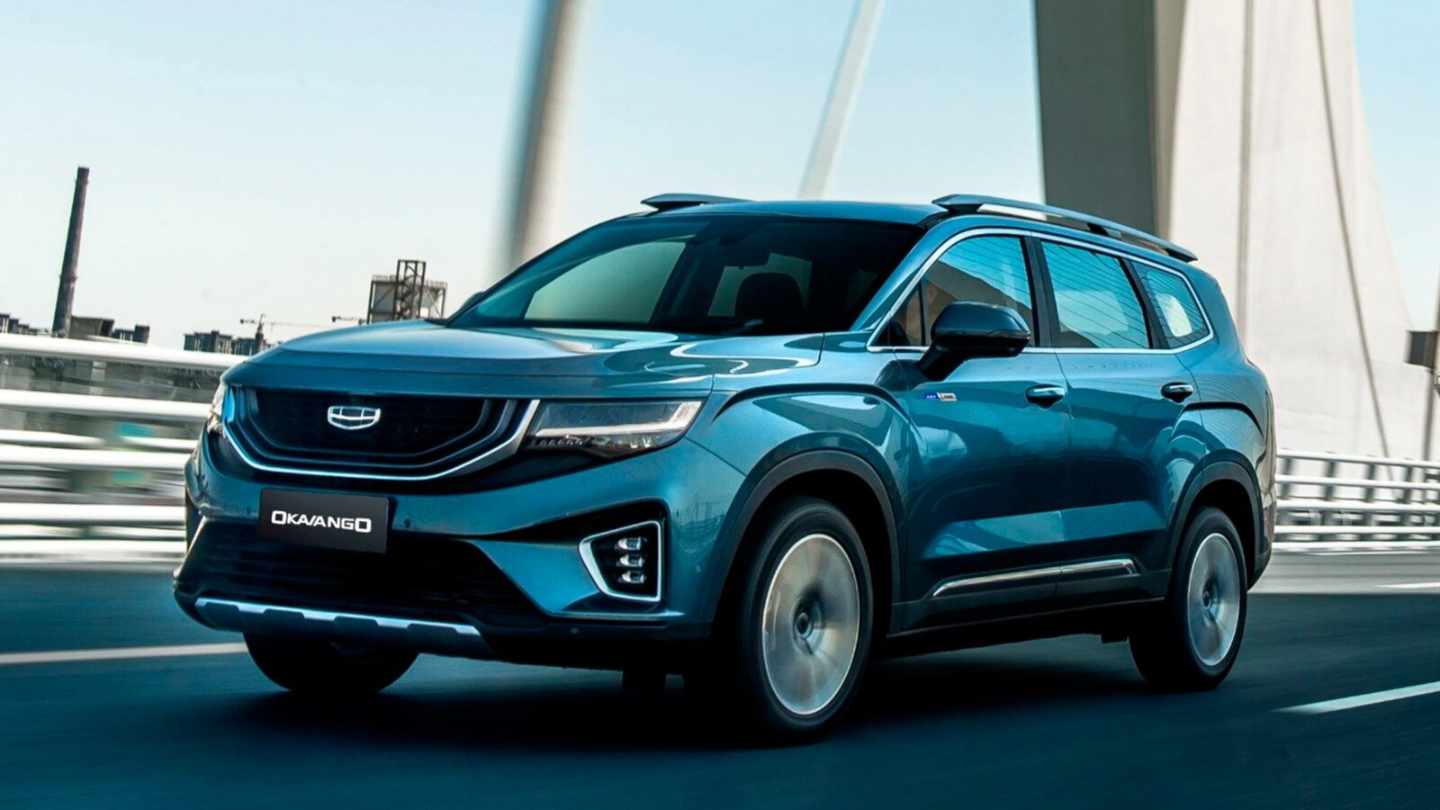 На Авто.ру появился семиместный кроссовер Geely Okavango за 3,6 миллиона рублей