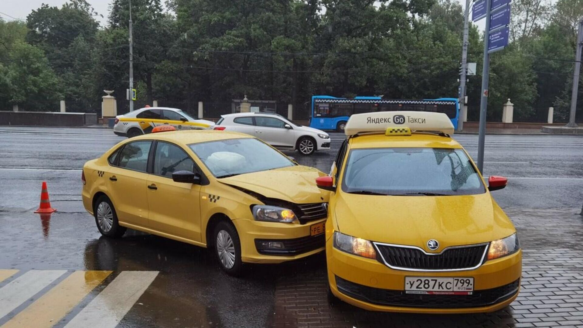 В Москве на 18,2 процента снизилась смертность в авариях с участием такси