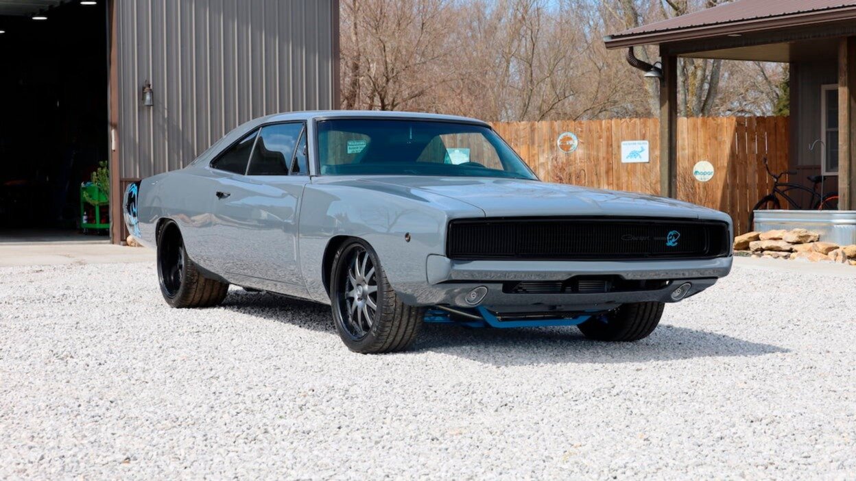 Рестомод Dodge Charger 1968 года с очень редким мотором выставили на продажу