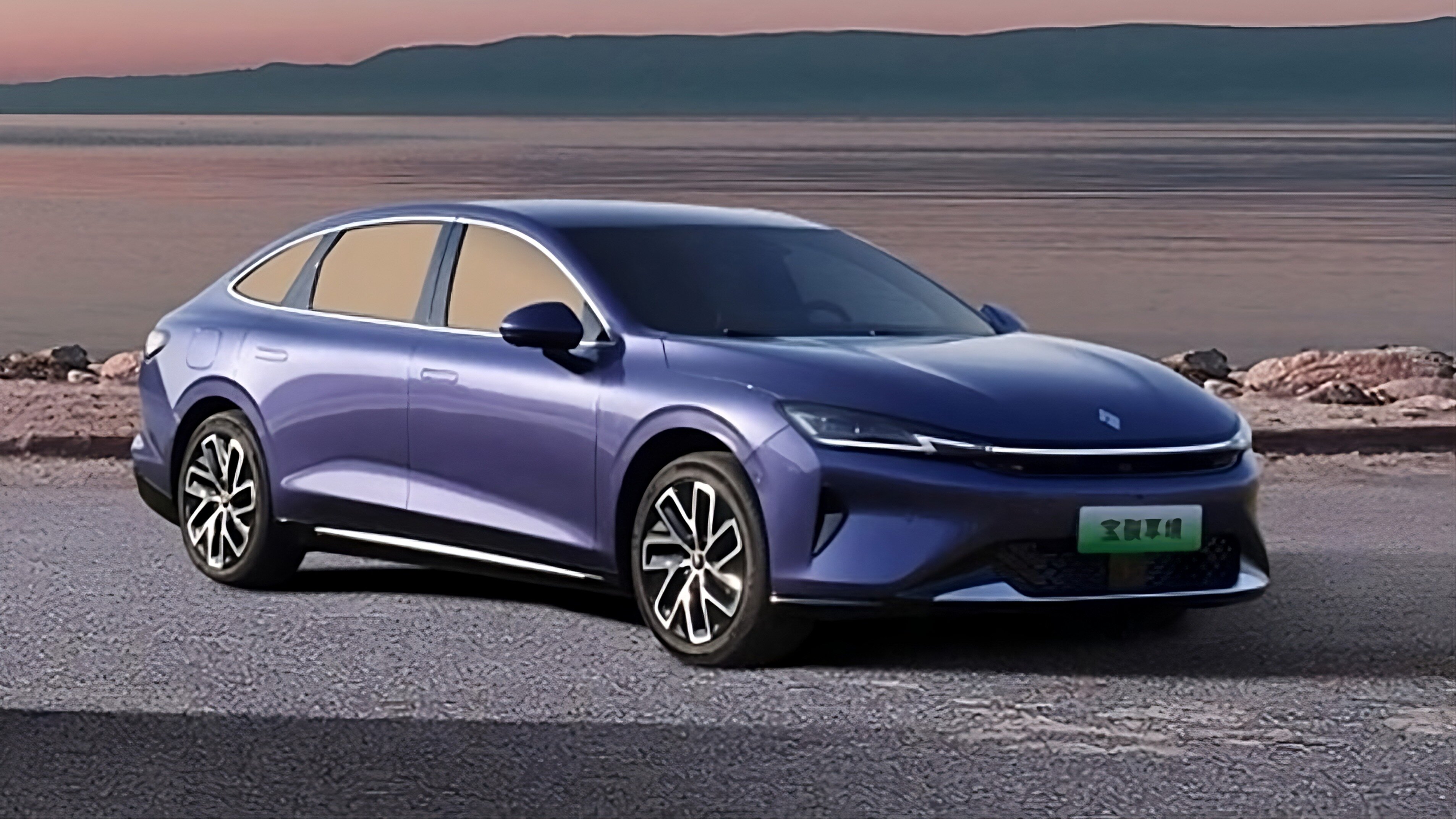 В Китае представили пятиметровый седан Baojun Xiangjing от SAIC-GM-Wuling
