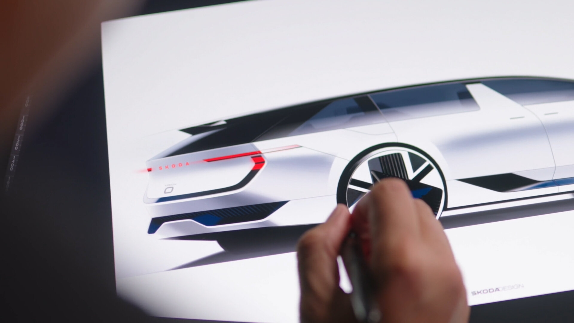 Skoda раскрыла на видео детали универсала Vision O: у него распашные задние двери
