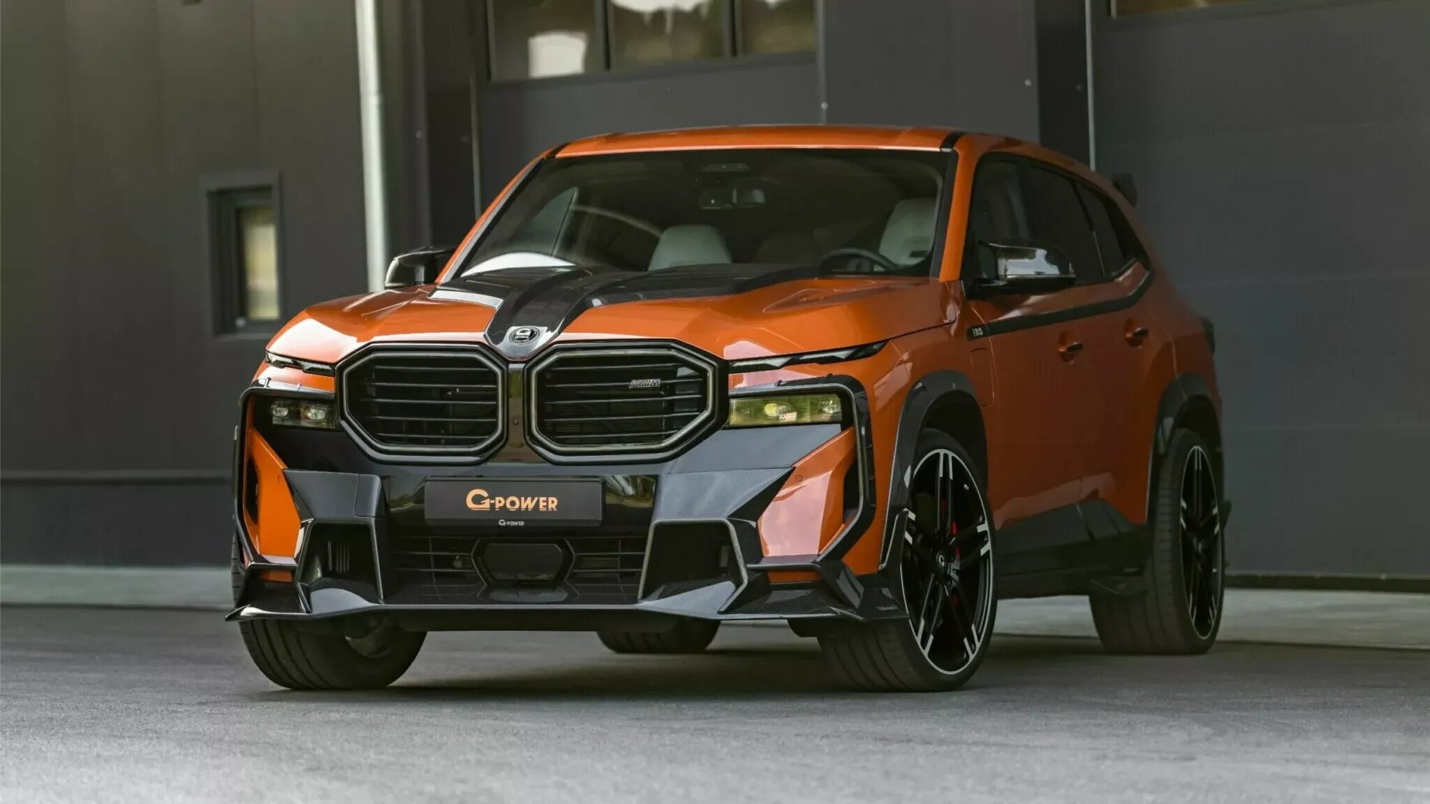 Немецкие тюнеры прокачали самый странный кроссовер BMW: плюс 202 силы и 300 км/ч максималки