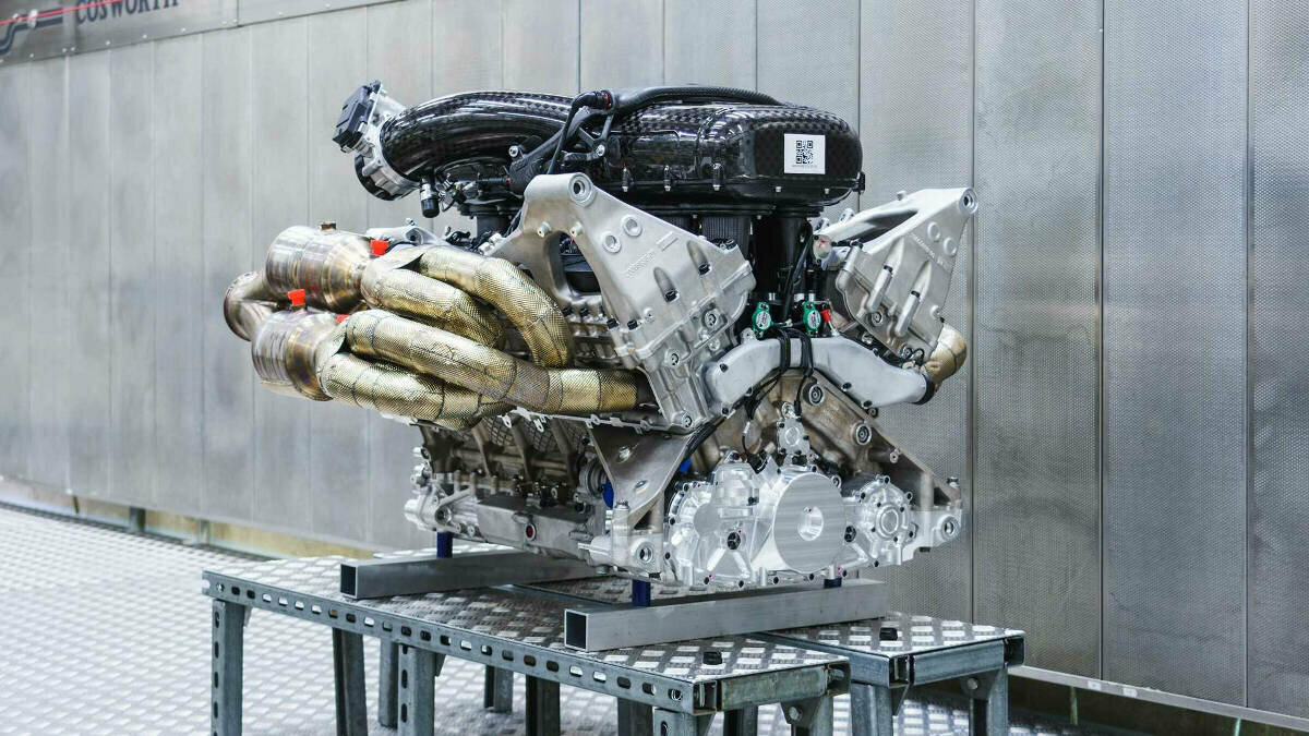 Aston Martin показал атмосферный V12 «Валькирии». Он весит всего 200 кг!