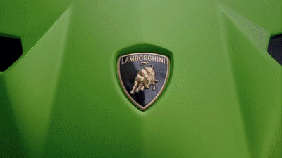 Мы нашли самый добрый рождественский ролик. Он про Lamborghini