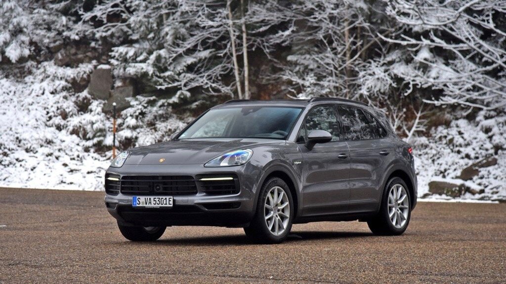 Porsche Cayenne получил двухлитровый мотор
