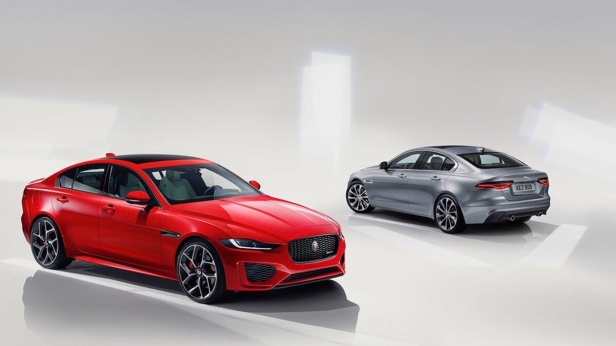 Обновлённый Jaguar XE остался без мощных моторов, но получил мультимедийку от электрокара