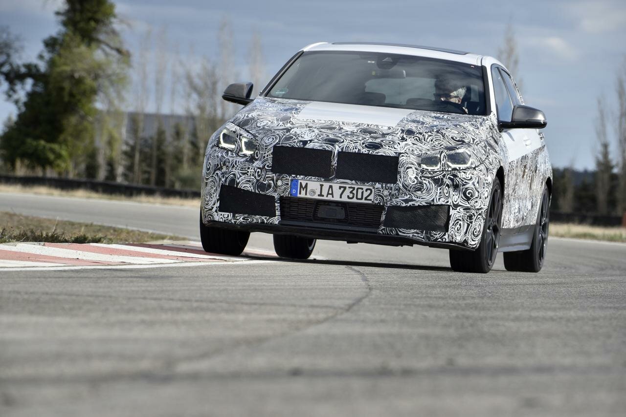 У следующей «копейки» BMW будет 306 лошадиных сил и электроника от электрокара i3s