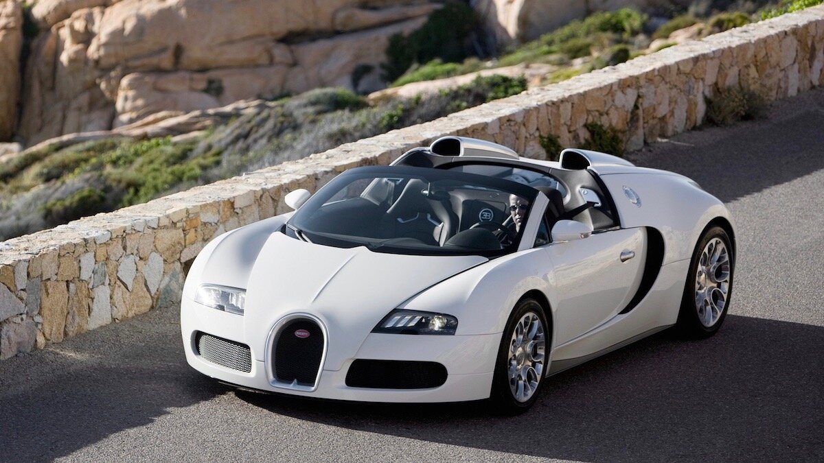 Минпромторг не включил в список роскошных машин Bugatti Veyron, но добавил седан Kia
