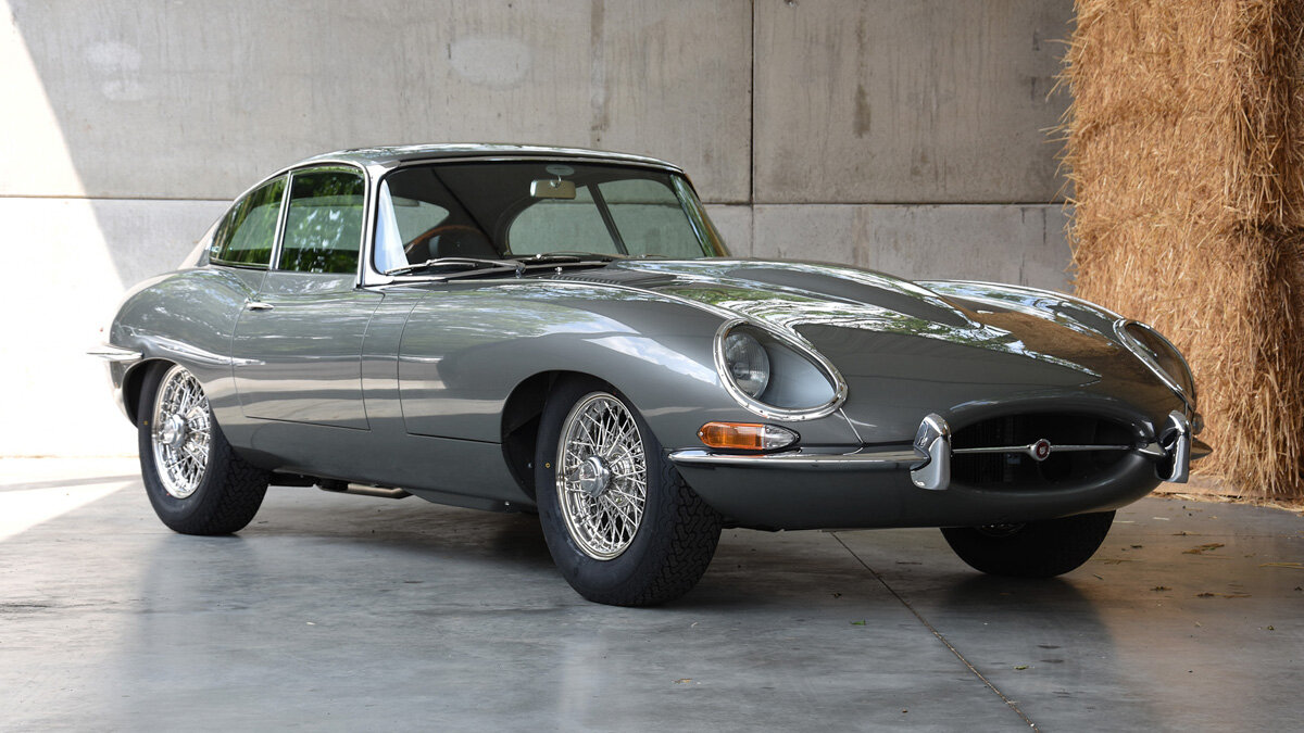 Вот как груда ржавого железа превращается в прекрасный Jaguar E-type