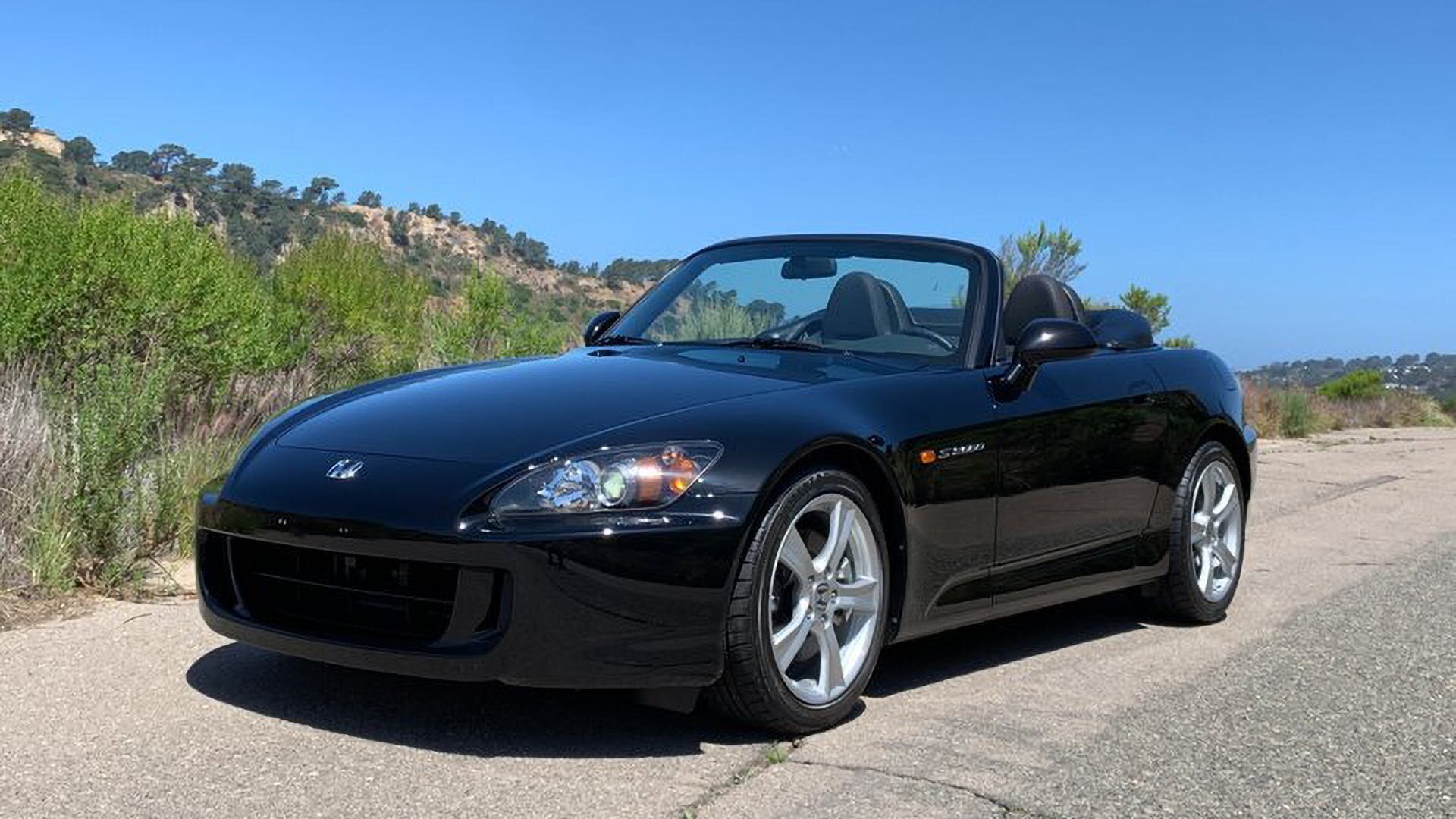 За Honda S2000 с крошечным пробегом предложили втрое больше, чем за новый
