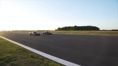 Ferrari Enzo против LaFerrari: дрэг!