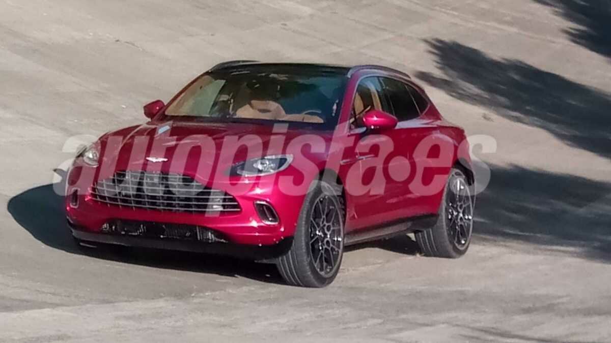 Внешность первого кроссовера Aston Martin раскрыли до премьеры