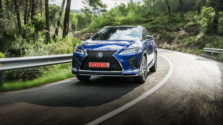 «Я вас услышал»: стал ли Lexus RX лучше после обновления