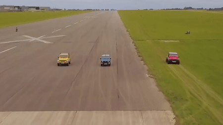 Suzuki Jimny, Jeep Wrangler и LR Defender устроили дрэг — в неравных условиях