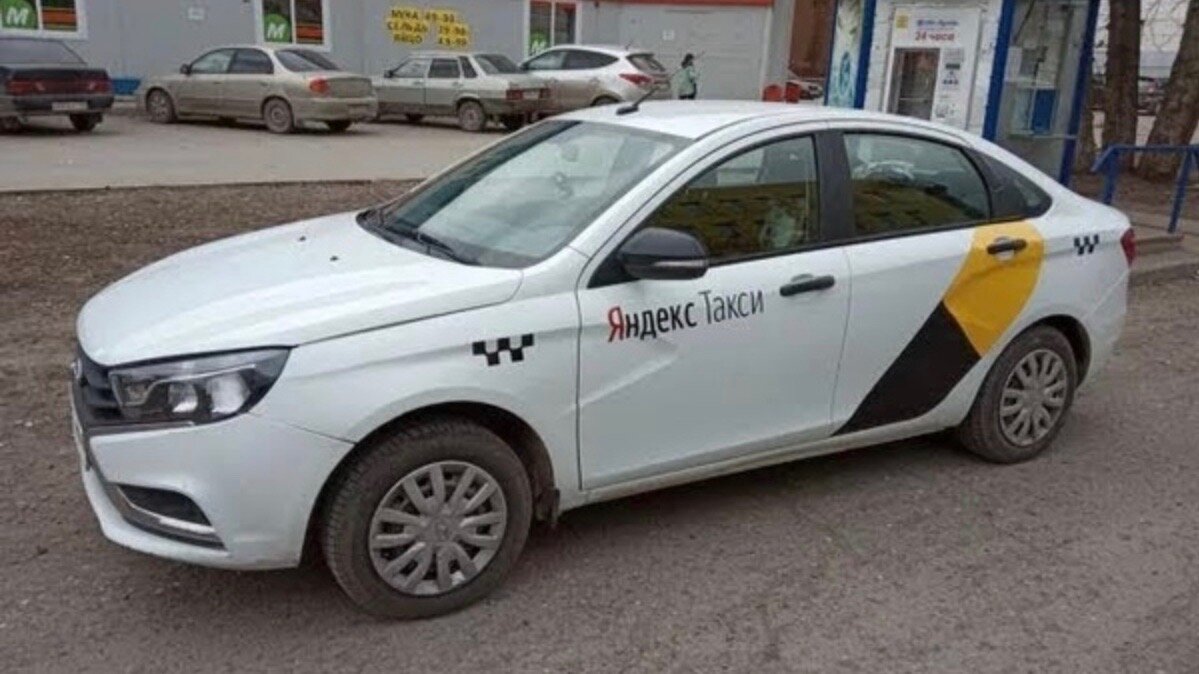 Lada Vesta после 437 тысяч километров в такси: посмотрите, что от неё осталось