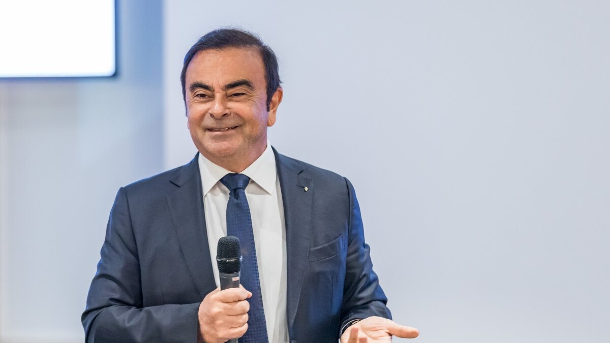 Экс-глава Renault-Nissan сбежал из-под домашнего ареста и покинул Японию