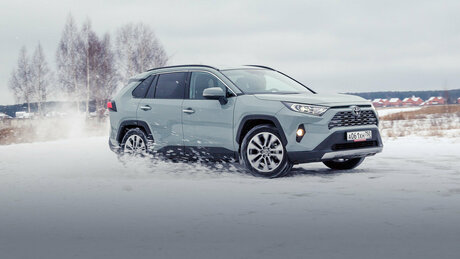 Масс-реванш: подробный тест кроссовера Toyota RAV4