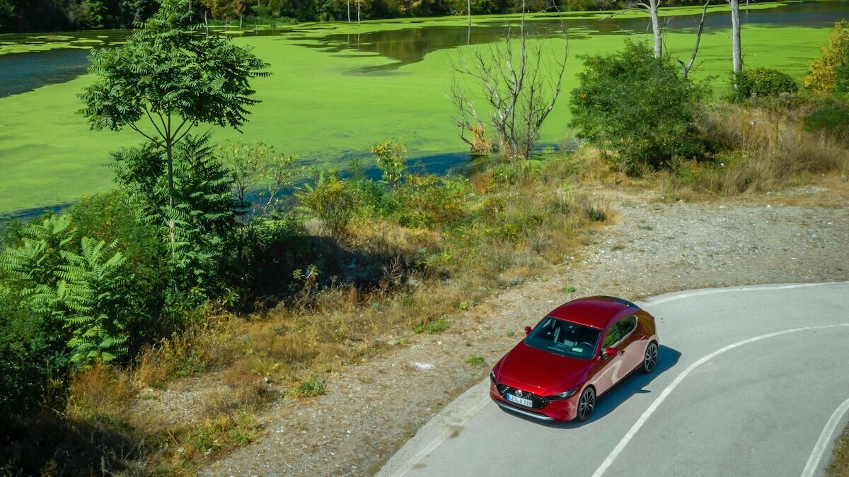 Mazda поможет создать топливо из водорослей