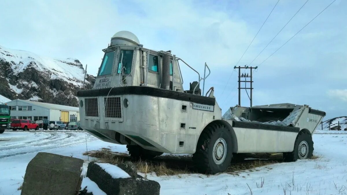 Путешественник нашёл в Исландии редкую военную амфибию из 1960-х