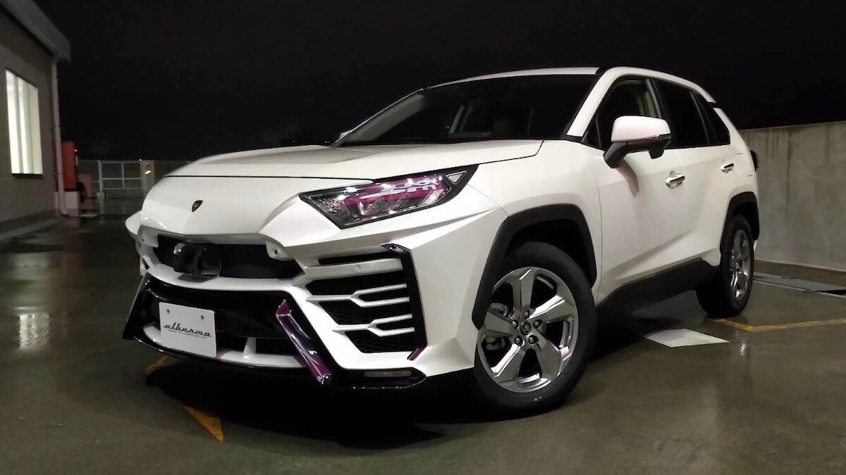 Японцы превратили Toyota RAV4 в Lamborghini Urus. Похоже?